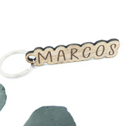 Detalle de invitados original - Marcasitios llavero de madera personalizado grabado y tallado a láser con nombre
