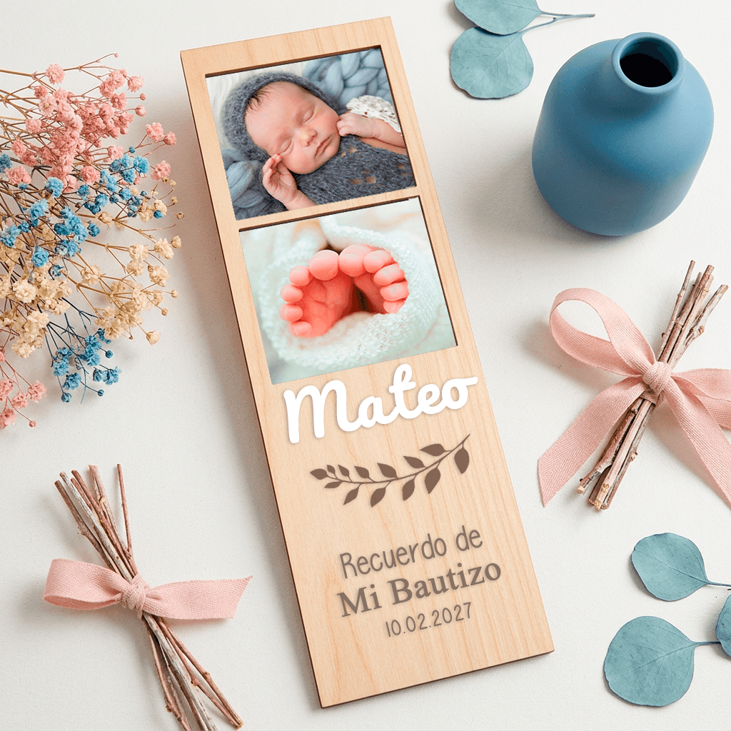 Recordatorios infantiles con fotografías y nombre tallados en madera