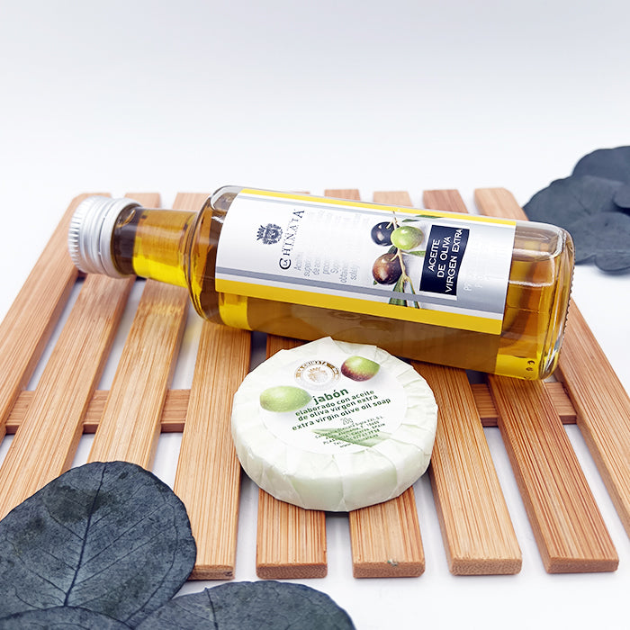 Recuerdo gourmet y natural para celebraciones con AOVE y jabón de aceite de oliva artesanal.