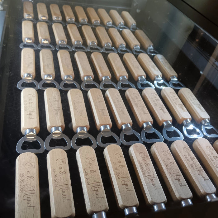 abridor personalizado con nombres grabados para bodas