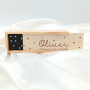 dominó de madera grabado a láser para invitados