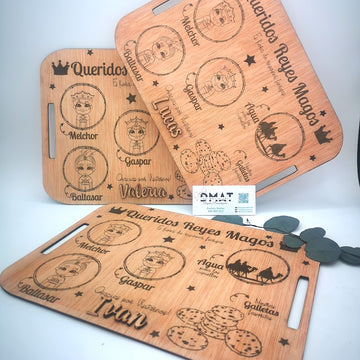 detalle grabado a láser en bandeja de madera navidad de reyes magos melchor gaspar baltasar