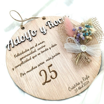 Placa de madera aniversario con flores naturales - de moi at oi