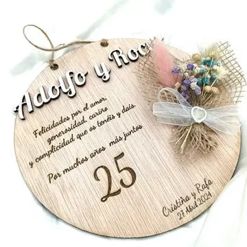 Placa de madera aniversario con flores naturales - de moi at oi