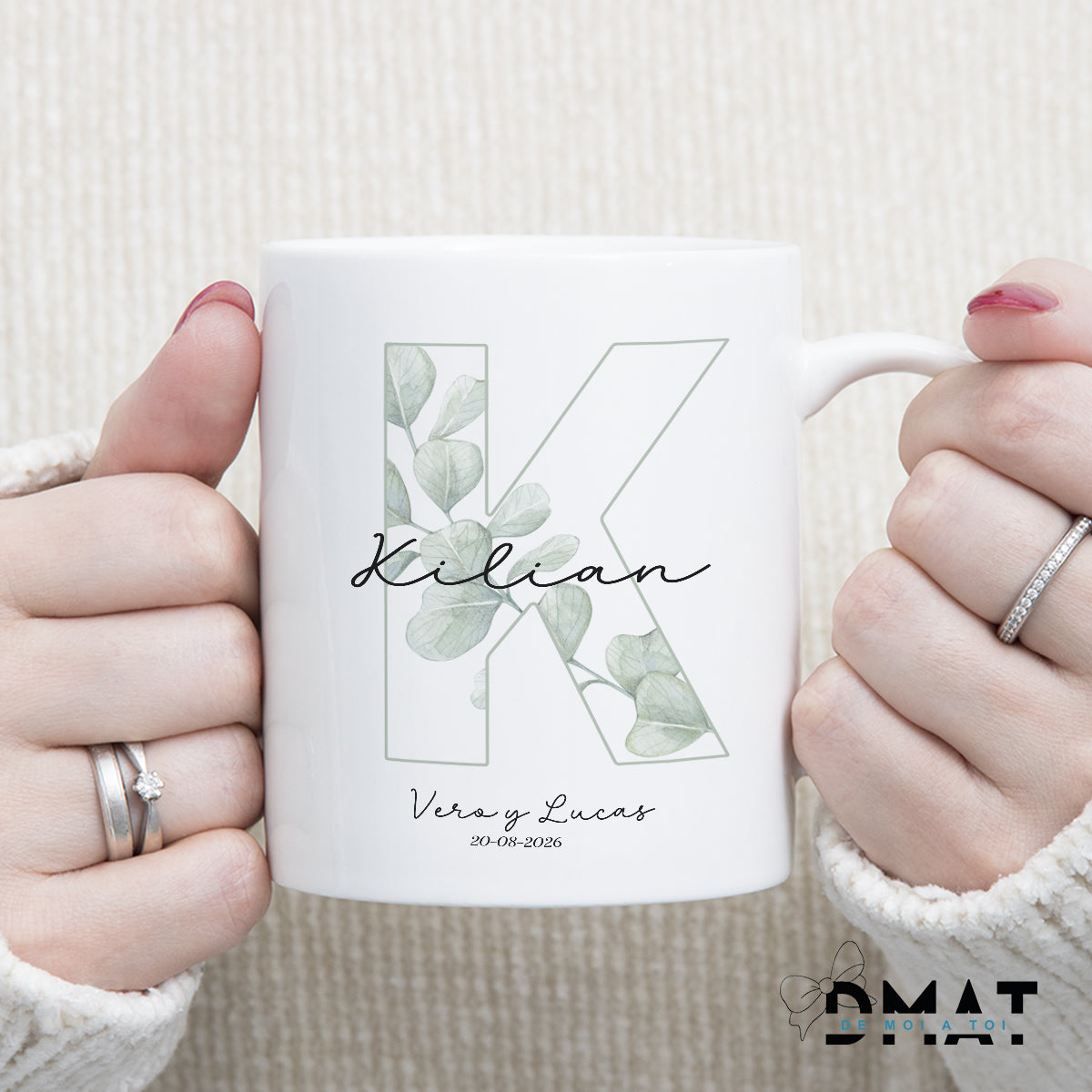 Taza personalizada con inicial y nombre para invitados de boda