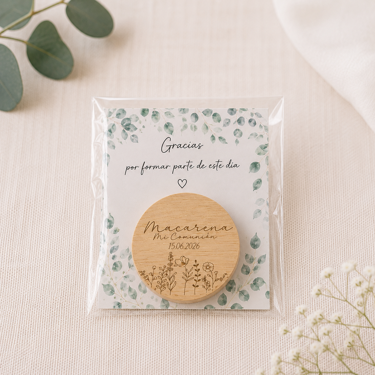 Detalles prácticos, naturales y personalizados para invitados con presentación elegente nombre fecha y dedicatoria