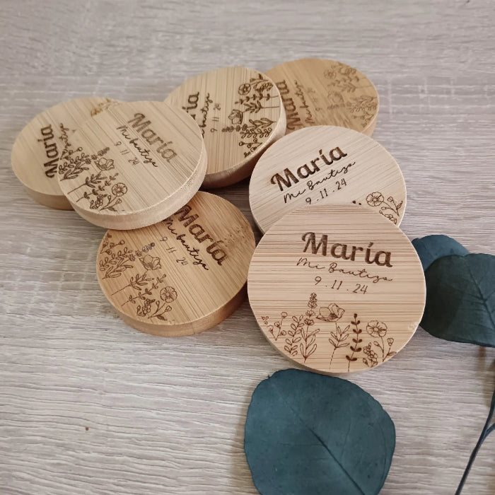 detalle de boda natural y sostenible grabado a láser