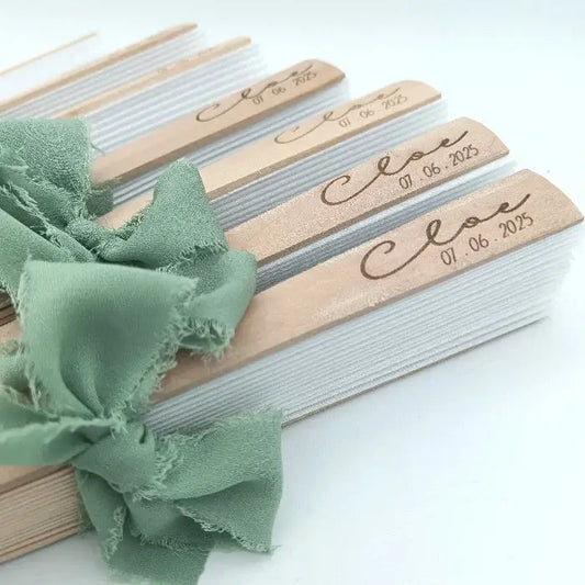 abanico madera personalizado invitados de bautizo