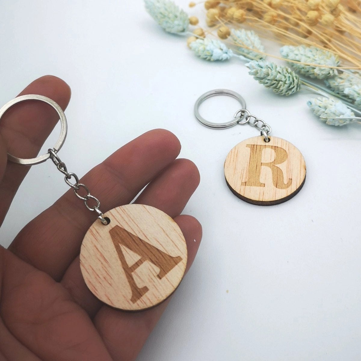 Llavero de madera inicial grabada - Regalo original personalizado - DE MOI À TOI