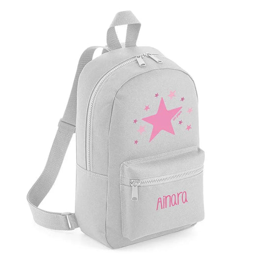 Mochila con nombre bordado personalizada para niños pequeños.