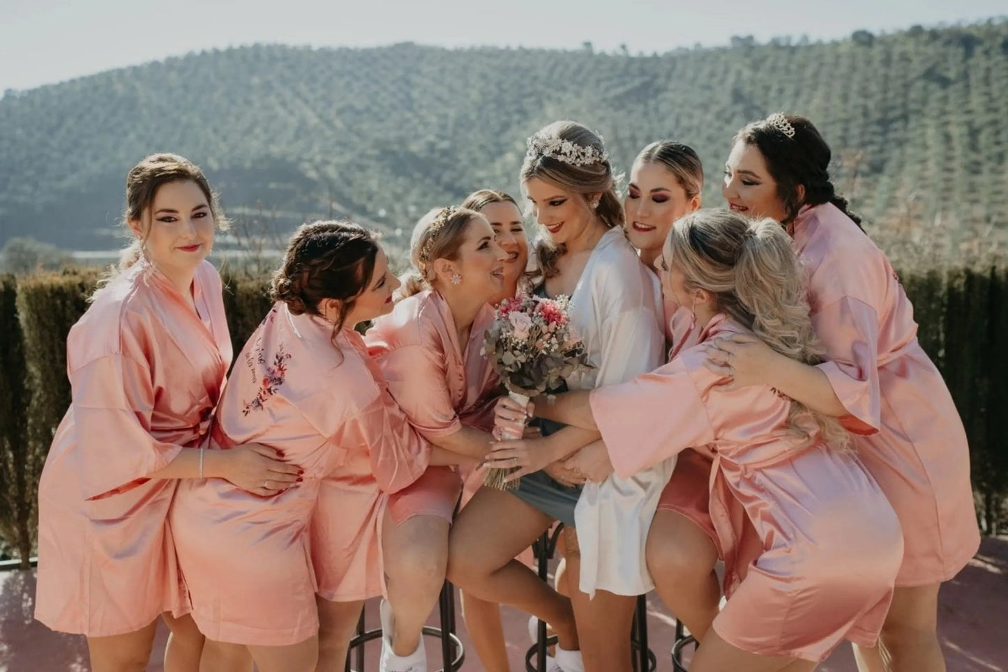 Set bata y pantuflas novia y dama de honor - Regalo original personalizado - DE MOI À TOI