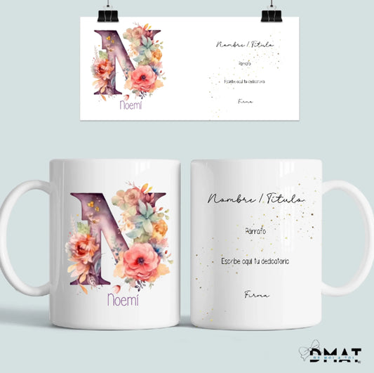 taza personalizada inicial y nombre flores acuarela