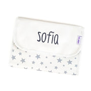 Portadocumentos personalizado con nombre para bebé, práctico y exclusivo.
