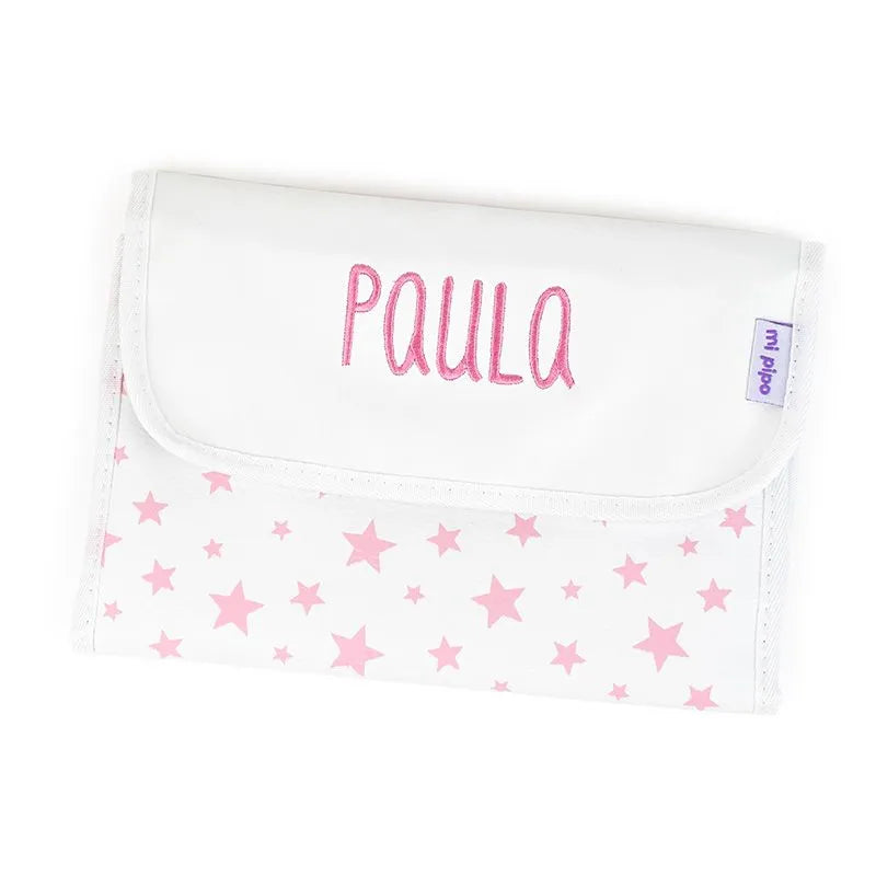 Portadocumentos personalizado con nombre para bebé, práctico y exclusivo.
