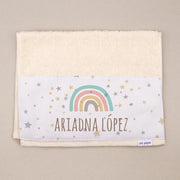 Toalla con nombre bordado para niños y bebés, personalizada.