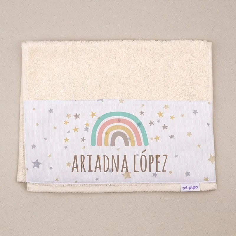 Toalla con nombre bordado para niños y bebés, personalizada.