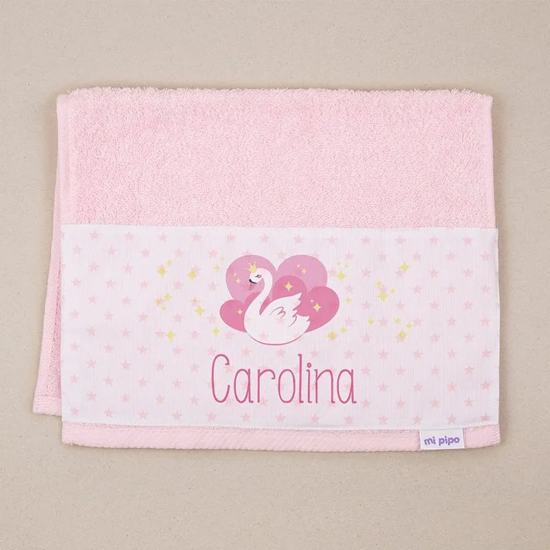 “Toallas personalizadas con nombre para guardería y colegio.