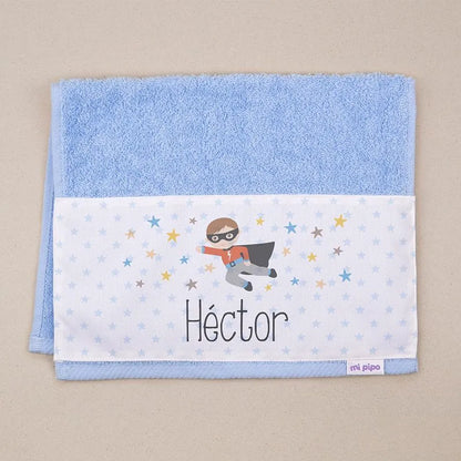 Toalla de baño infantil personalizada con nombre para niño.