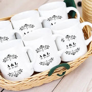 Taza de cerámica premium personalizada con nombre e inicial para bodas