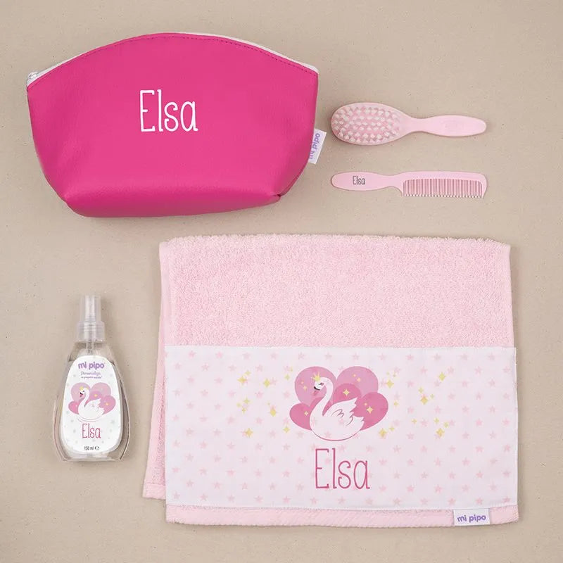 Set de regalo para bebé personalizado con nombre bordado.