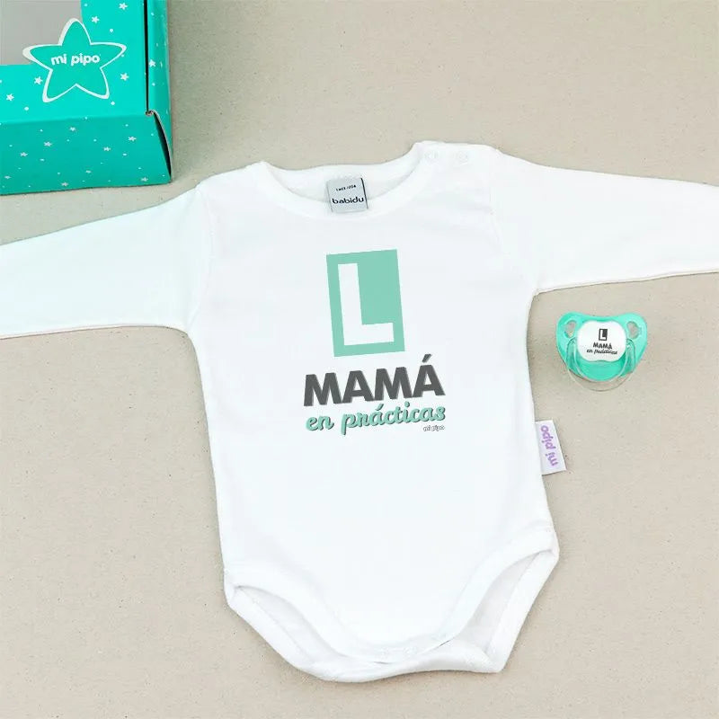 Body blanco para bebé con diseño divertido “Mamá en prácticas”, regalo perfecto para mamá primeriza