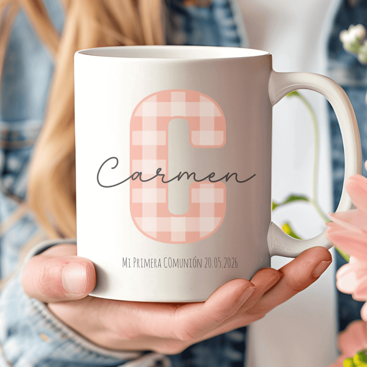 Taza personalizada diseño vichy con inicial editable y nombre