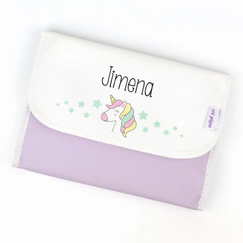 Cartera portadocumentos para bebés, personalizada con nombre.