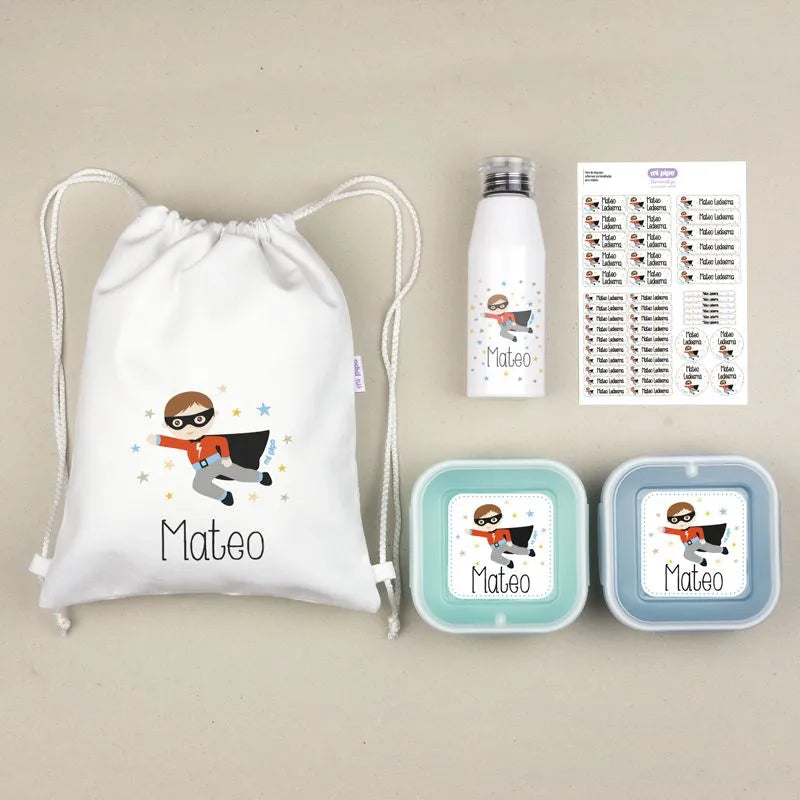 Set de material escolar personalizado para niños y niñas de guardería.