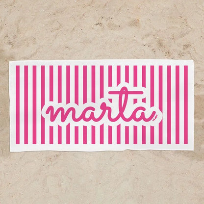 Toalla infantil piscinapersonalizada con nombre estampado fucsia