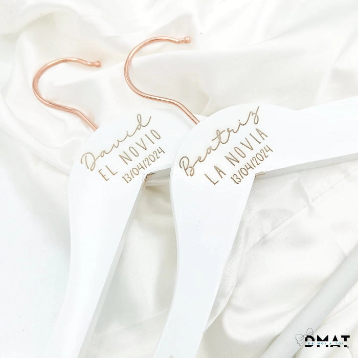Perchas personalizadas grabadas a láser para boda - de moi a toi