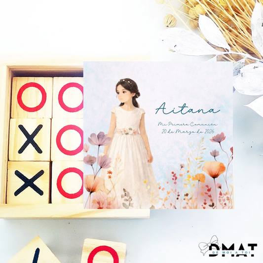 Recuerdo de comunión personalizado con diseño de muñeca y texto para regalar a los invitados