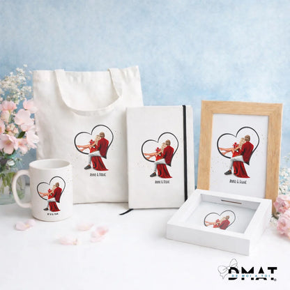 Regalos personalizados con ilustración de pareja romántica