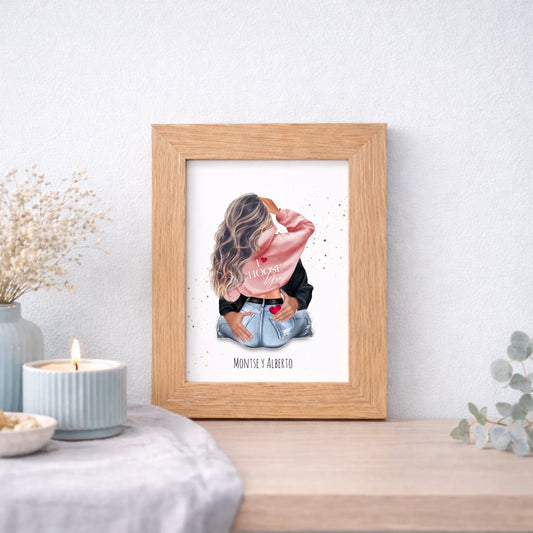 Lámina o cuadro personalizado pareja abrazados – Regalo romántico con ilustración y nombre
