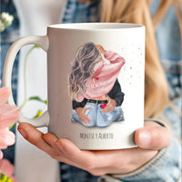 Taza personalizada para pareja abrazados con nombre – Regalo romántico con ilustración
