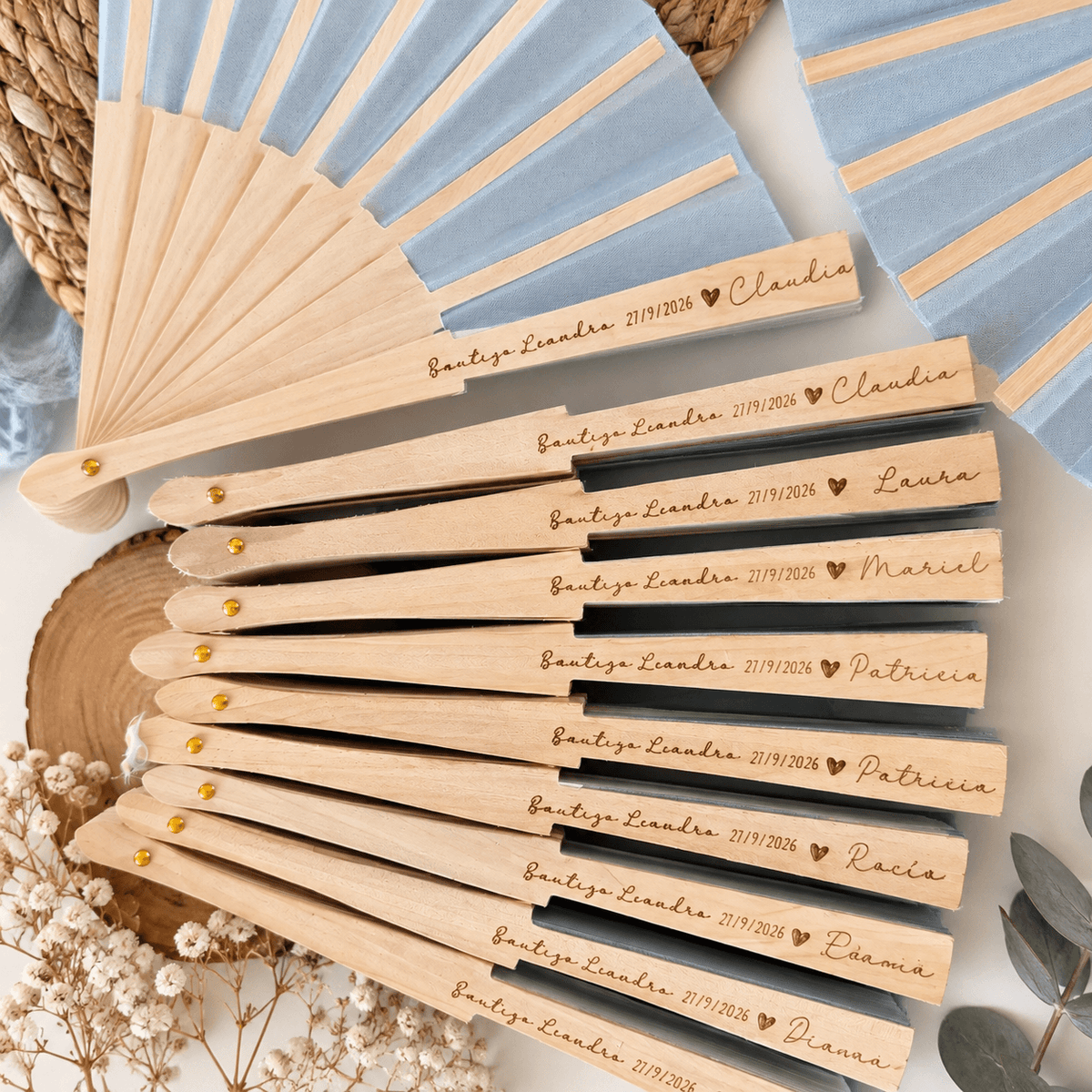 Abanico de madera personalizado con nombre · detalle para celebraciones e invitados · De Moi à Toi