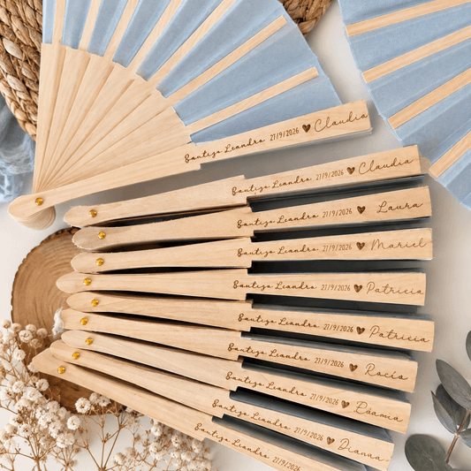 Abanico de madera personalizado con nombre · detalle para celebraciones e invitados · De Moi à Toi