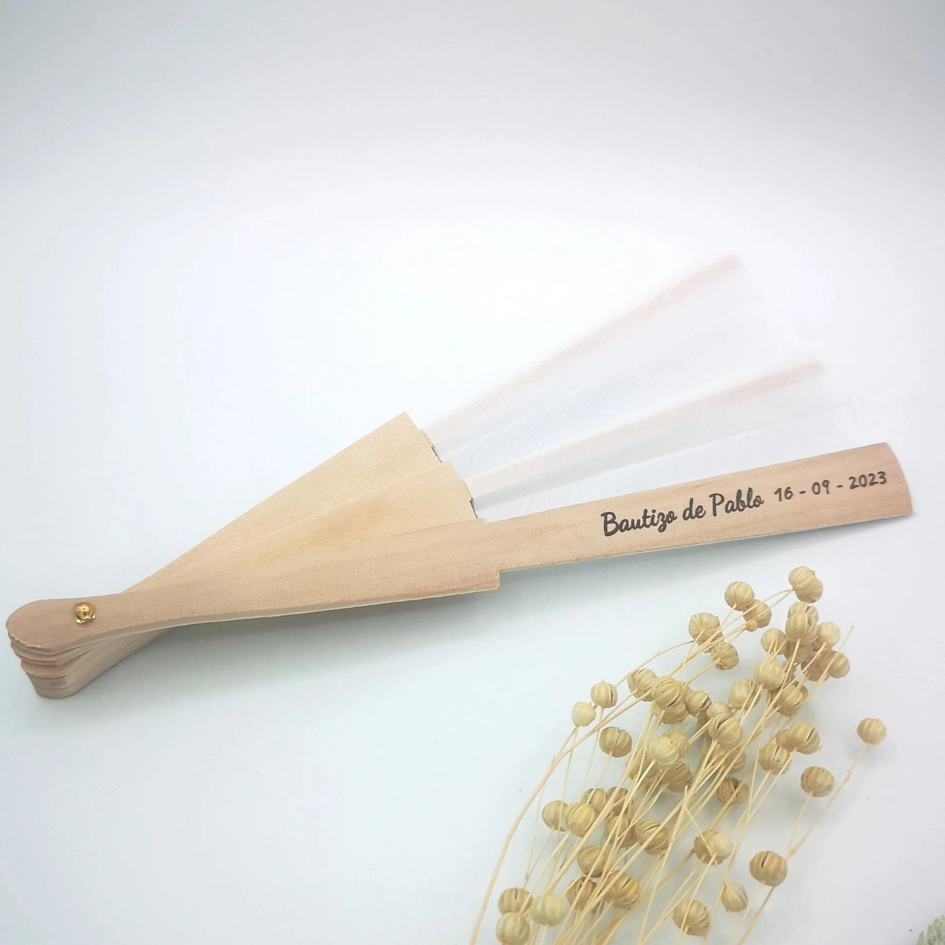 Abanico grabado a láser para invitados de bautizo