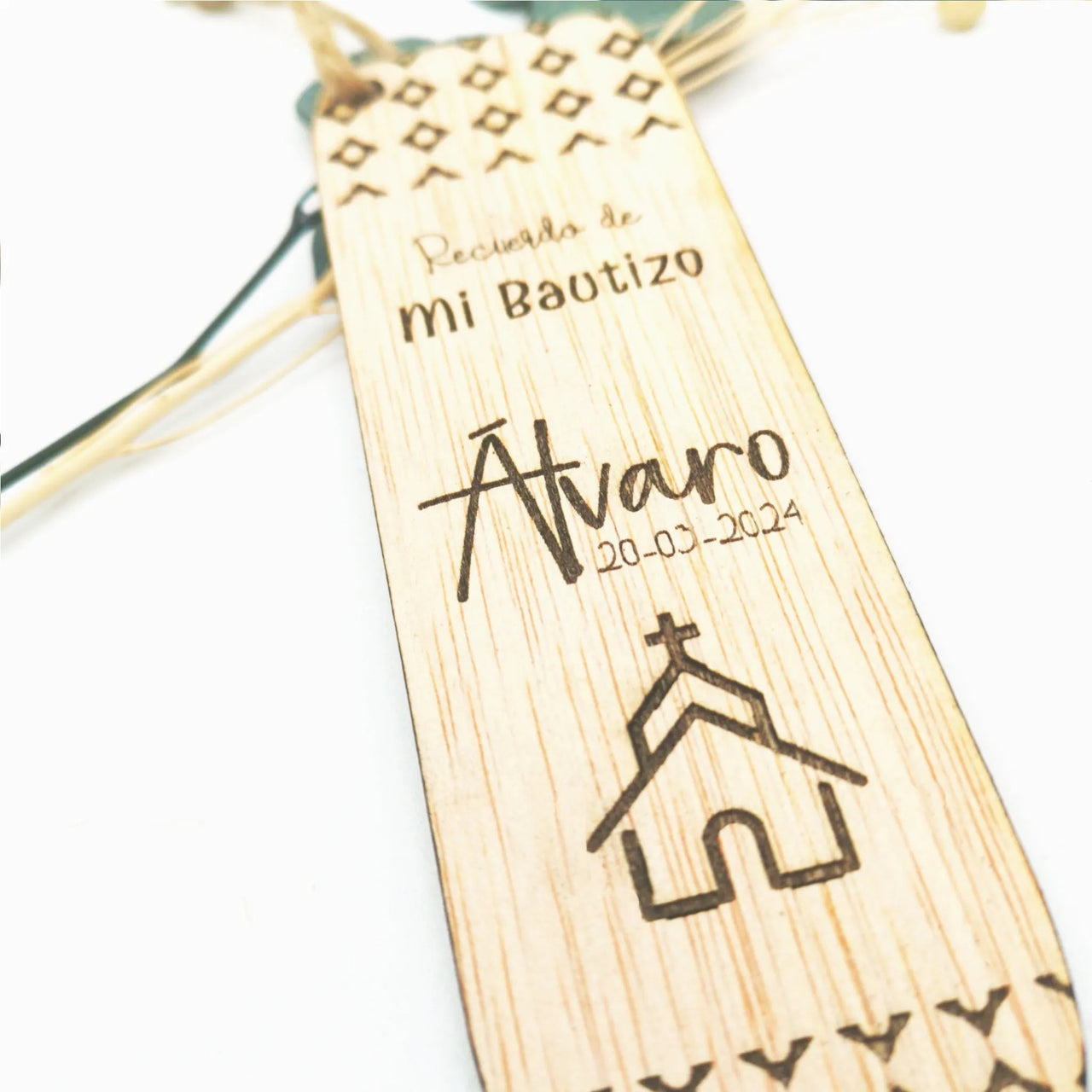 Recordatorio marcapáginas de madera personalizado Bautizo