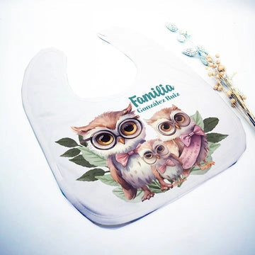 Babero personalizado familia búhos -En estuche de regalo