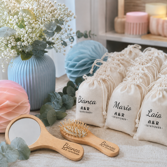 Set de madera con espejo y cepillo personalizado con grabado láser en bolsa de algodón reutilizable