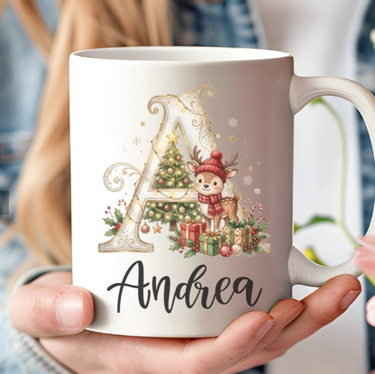 Taza personalizada con inicial navideña y nombre – Elige diseño