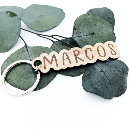 Llavero de madera marcasitio personalizado con nombre tallado para invitados de boda, bautizo o comunión - de moi a toi