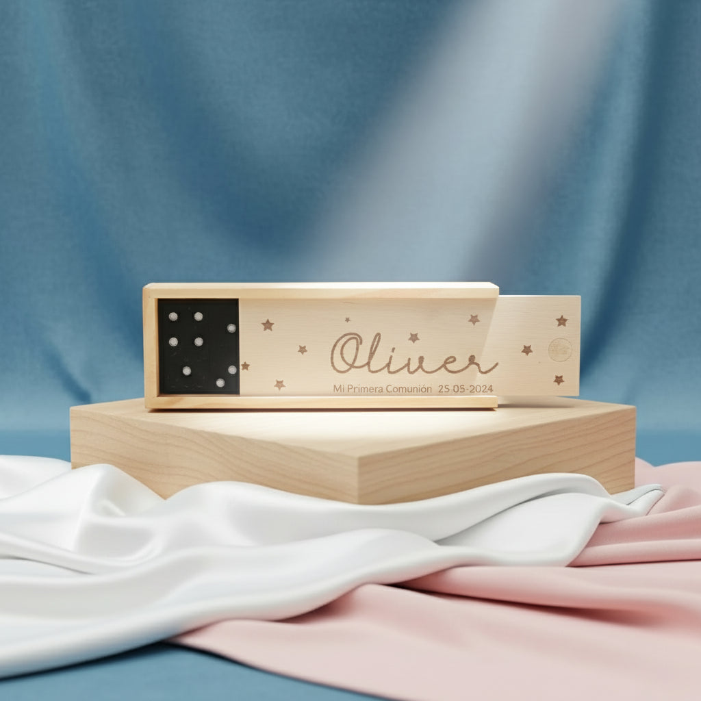 dominó de madera grabado a láser para invitados