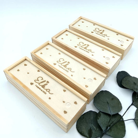 Dominó de madera personalizado como detalle original de invitados y celebración