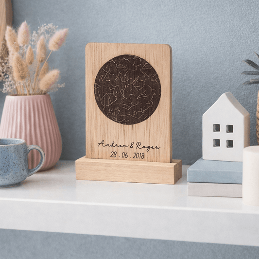 Mapa estelar personalizado en madera con base de soporte incluida 10x15 cm
