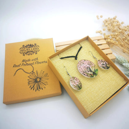 Conjunto de collar y pendientes con flores prensadas – Árbol de vida Sakura