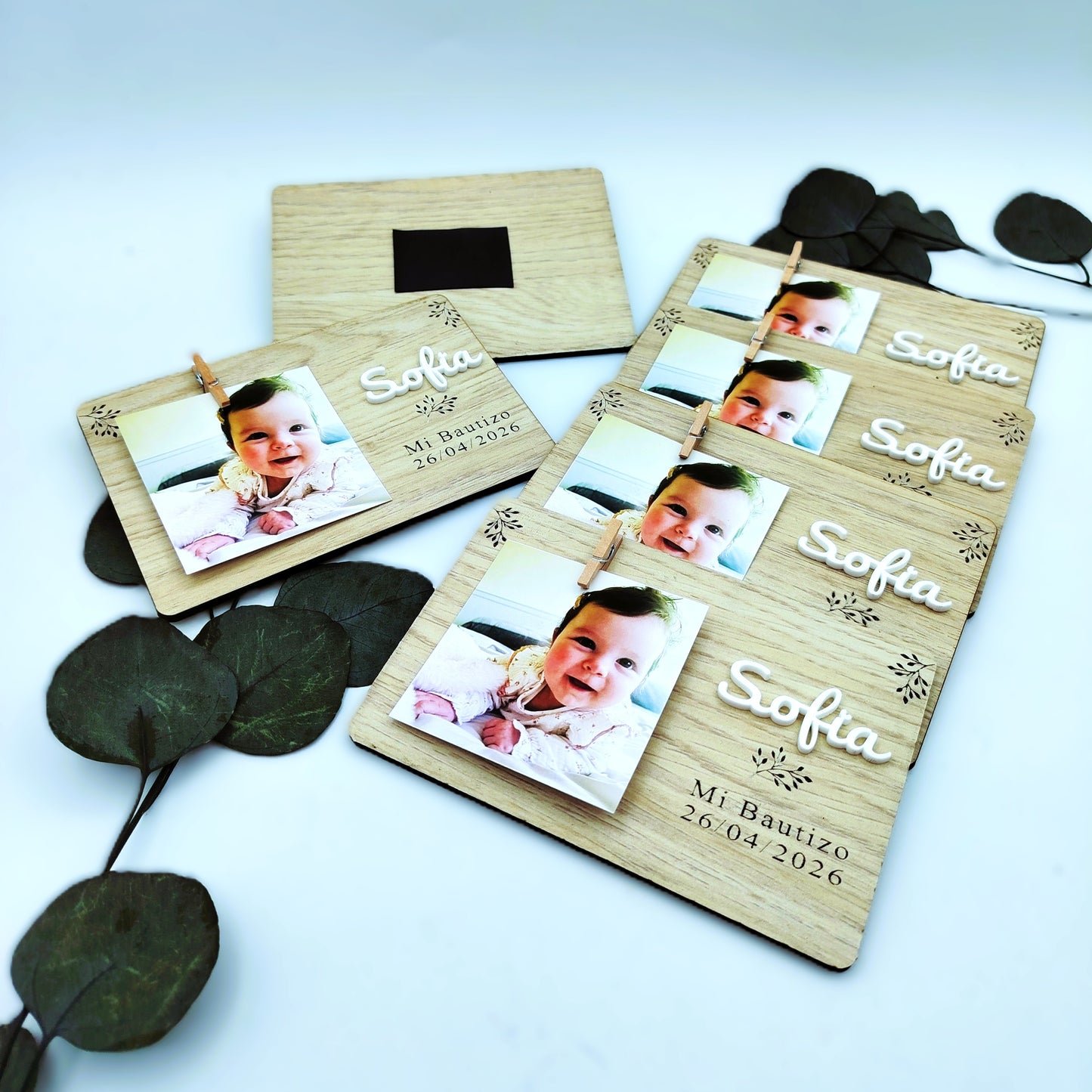 Recordatorio de madera con foto de bebé para invitados