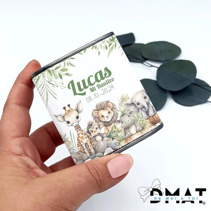 Latitas de aceite de oliva personalizadas con diseño infantil de jungla para bautizo
