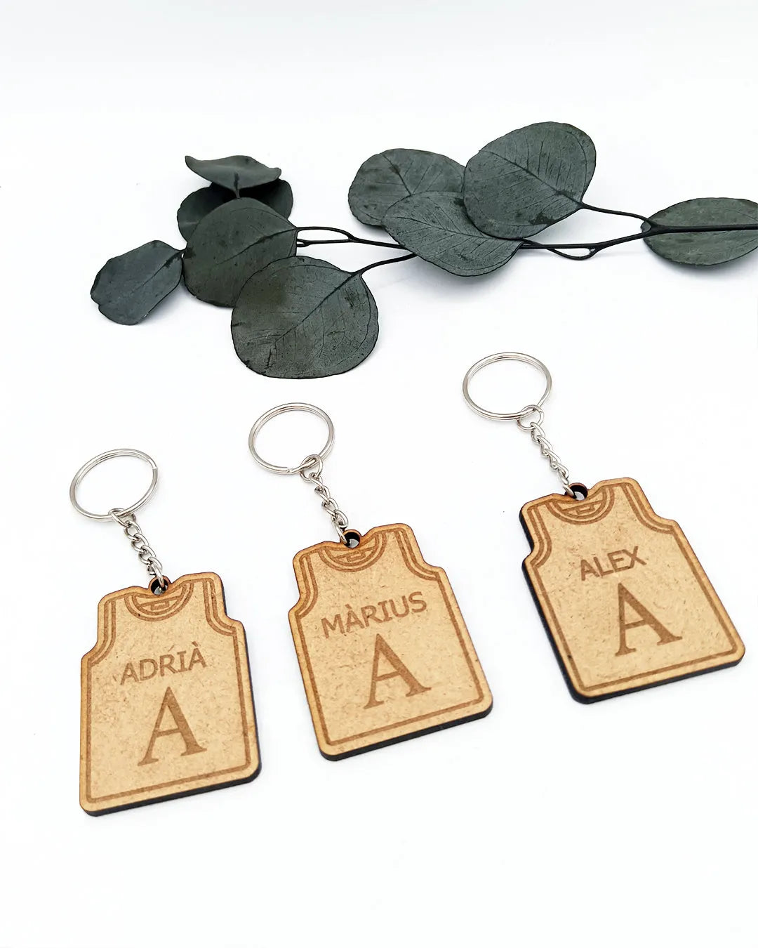 Llavero artesanal con forma de camiseta para regalos deportivos personalizados – De moi à toi