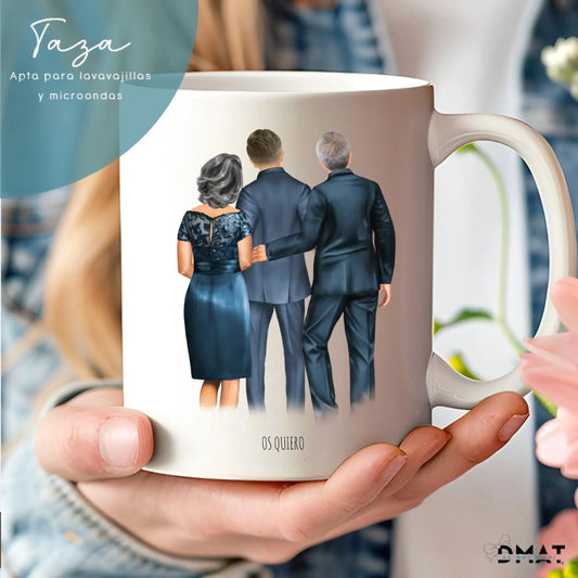 Taza personalizada con ilustración del novio y sus padres — opción con dedicatoria trasera o mensaje “Os quiero” para regalo de boda o aniversario